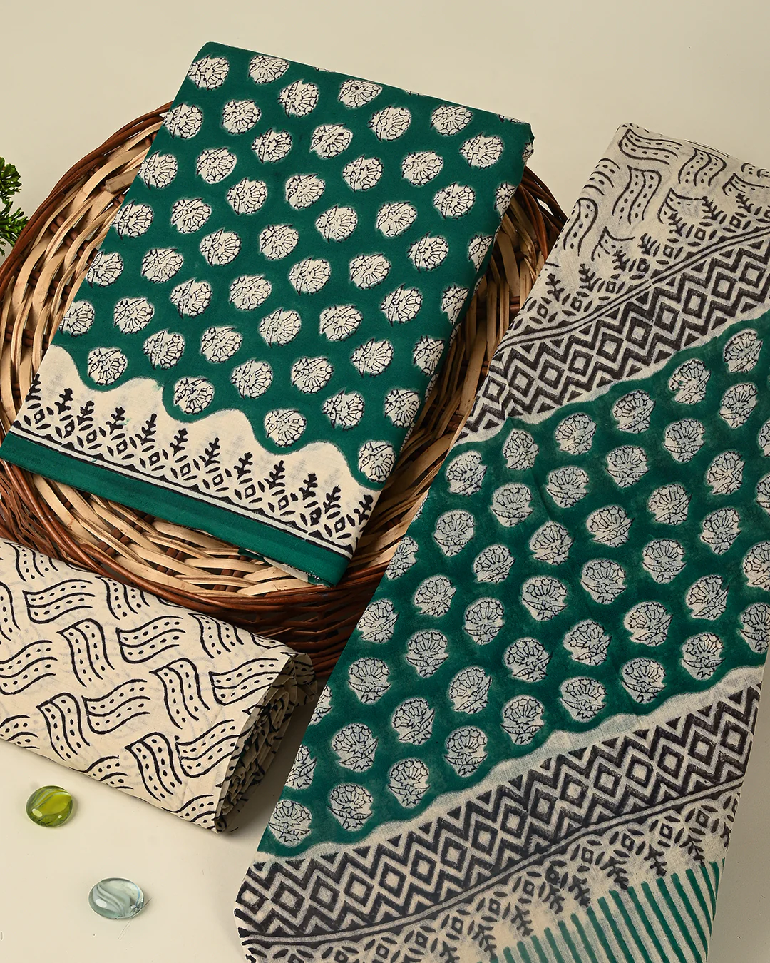 Premium Sanganeri Printed Cotton Suit With Cotton Dupatta (BSCOTMU98) - Image 3