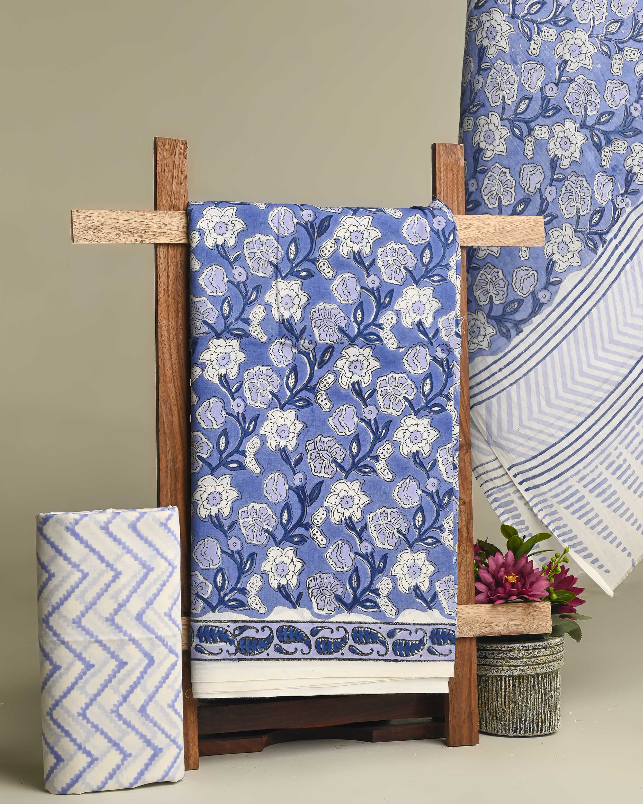 Premium White and Blue Floral Hand Block Printed Cotton Suit With Cotton Dupatta (BSCOTMU50) - Image 3