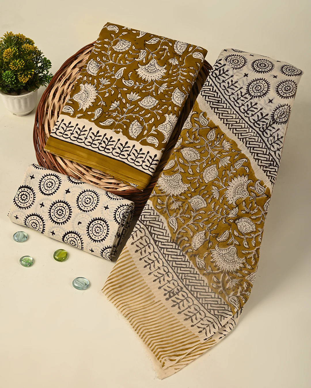 Traditional Sanganeri Printed Cotton Suit With Cotton Dupatta (BSCOTMU113)